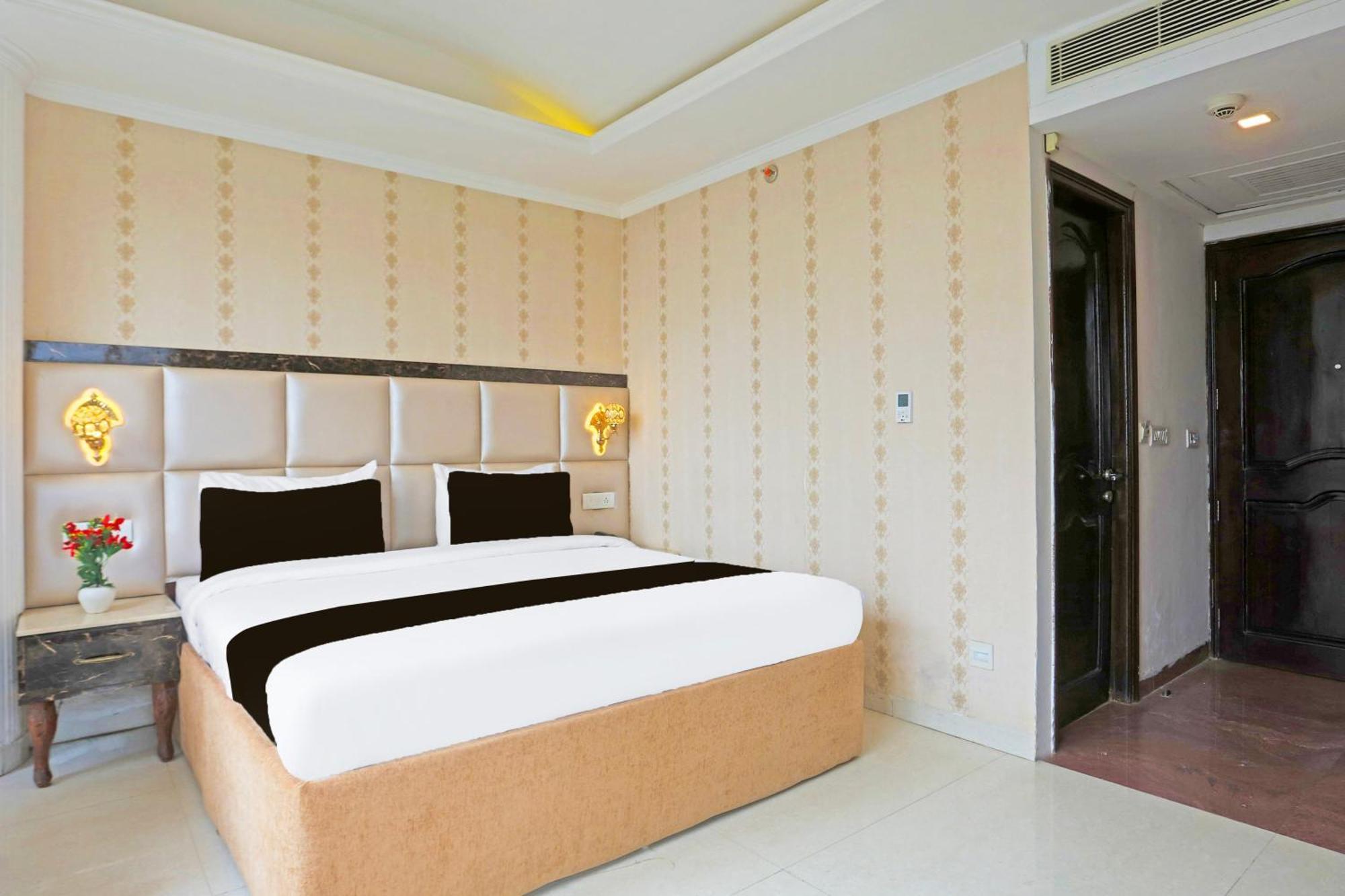 Super Townhouse Oak Dharamshala Near Maximus Mall Exterior foto