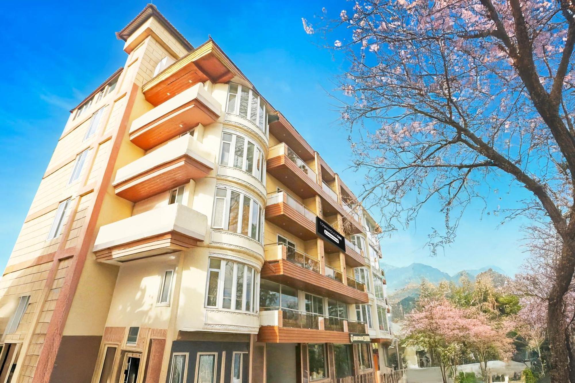 Super Townhouse Oak Dharamshala Near Maximus Mall Exterior foto